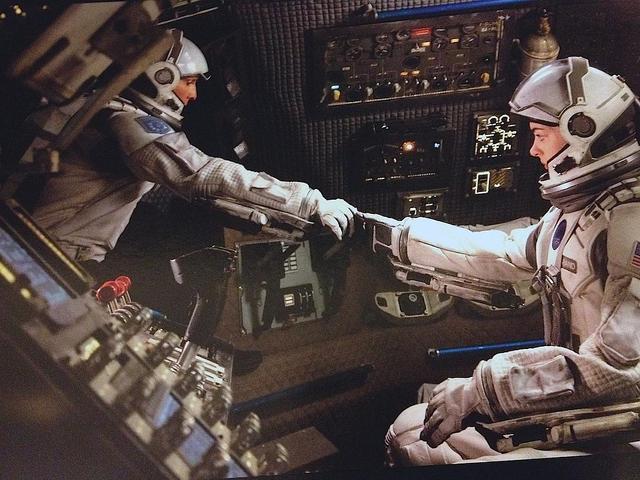 读懂星际穿越里面的科学奥秘，十部经典科幻电影