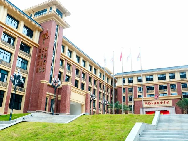 华商外语实验学校学费多少钱一年，增城区华商外语实验学校报名条件（番禺恒润、真光实验…家长必看）