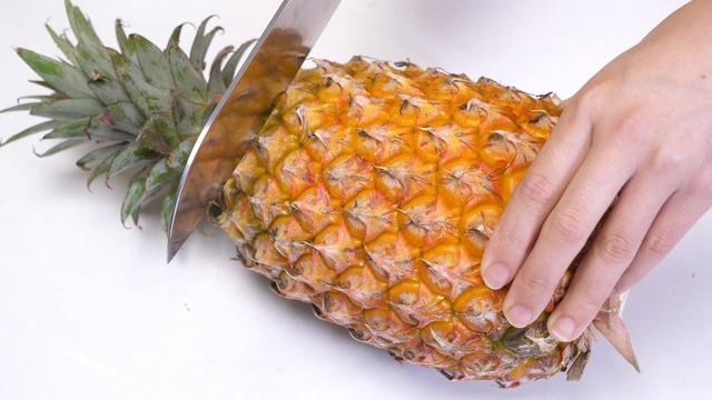 凤梨的正确吃法，正确吃菠萝的方法（凤梨不要直接吃了）