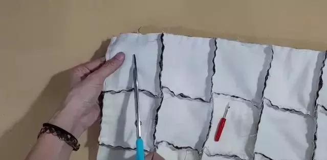 旧衣物手工编织地垫，手艺达人教你编织实用地垫