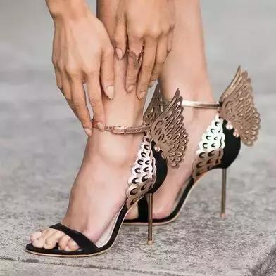 女婚鞋什么牌子好，备婚狂们疯狂加购的婚鞋都在这儿了