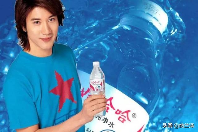 王力宏怎么留大胡子了，留长发衣着邋遢似流浪汉