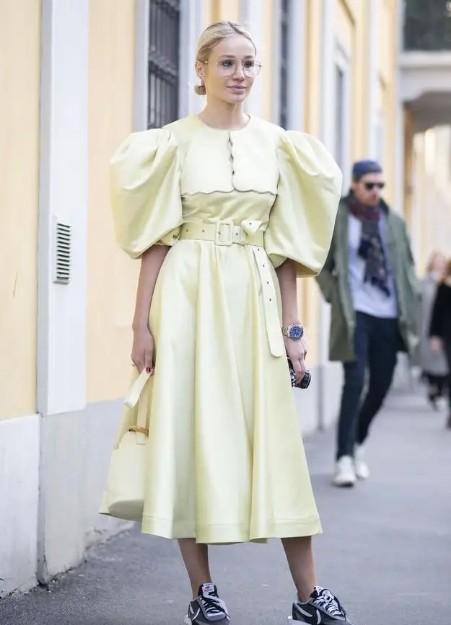 伞裙，伞裙百褶裙哪个更显瘦