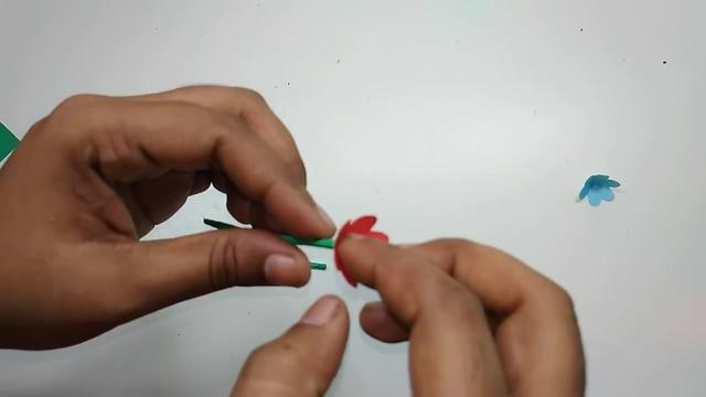 简单纸花制作教程图解，手工DIY折纸图解教程