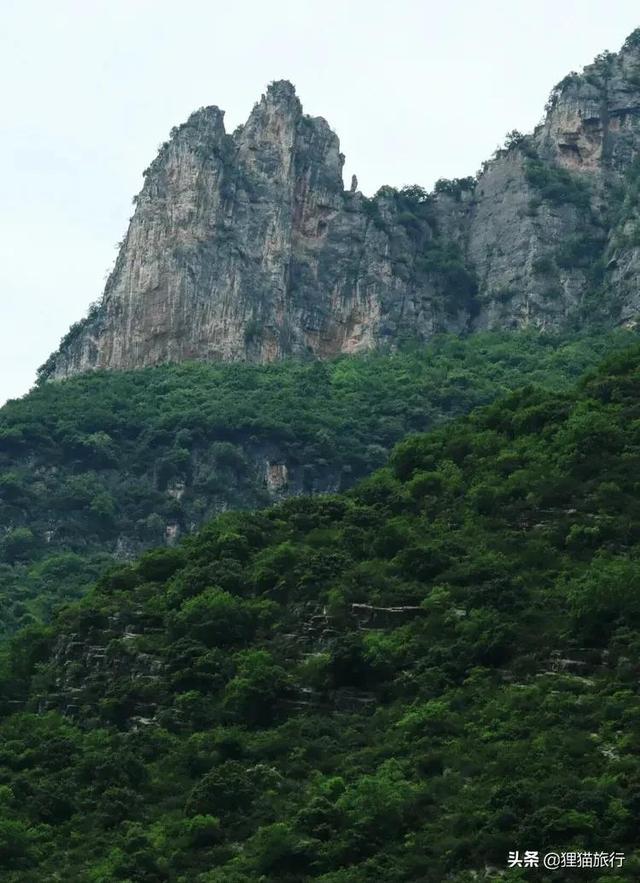重庆巫山峡谷，巫山县在重庆最东部