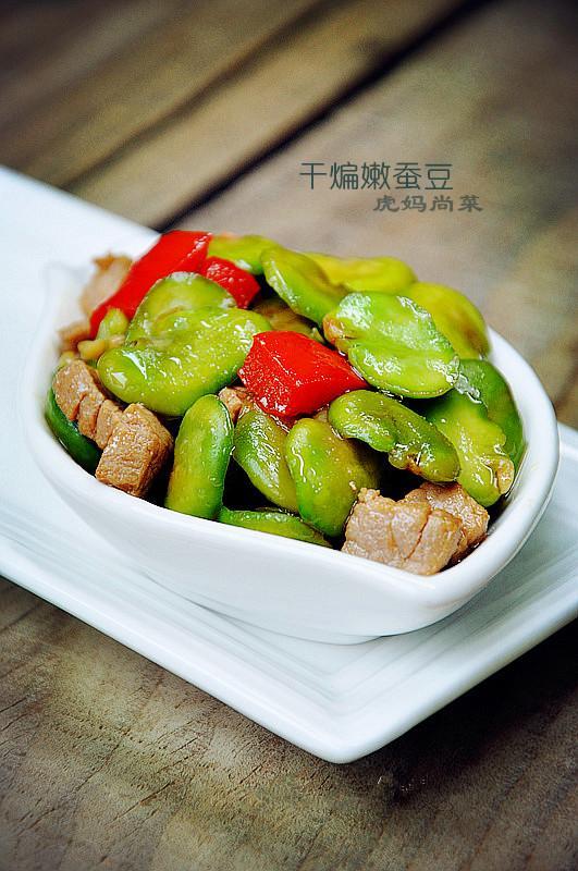 油焖蚕豆怎么做，油焖蚕豆怎么做外酥里嫩