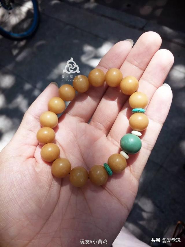 老式星月菩提根，10年的菩提根灯光一打就透