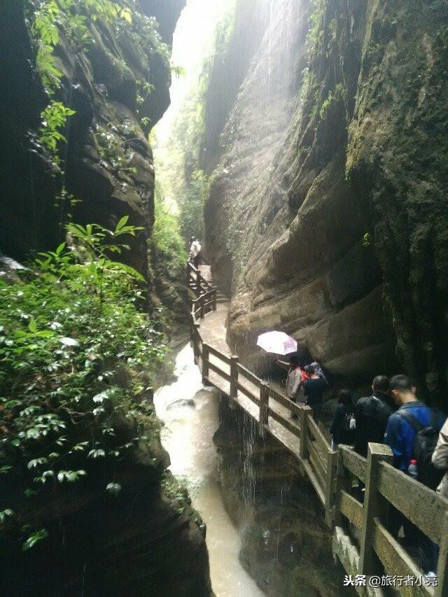 重庆旅游必去景点排名，重庆十佳旅游景点排行榜（重庆十个景点都值得一去）