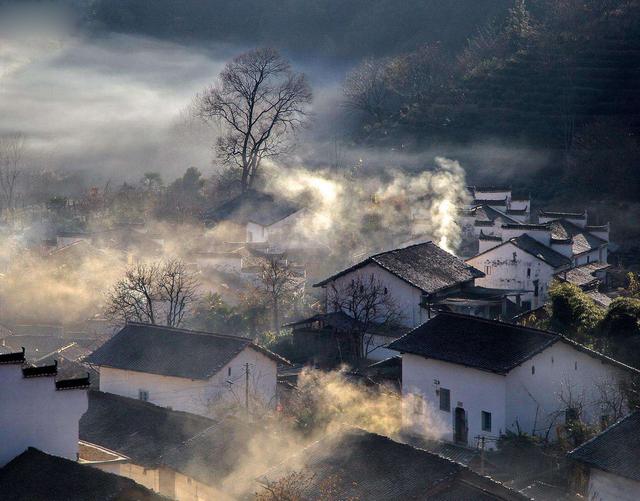 王维的山水田园诗，王维山水田园诗30首（从两首王维的“山水田园诗”中）