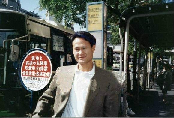 林正英去世原因，香港演员林正英死因（林正英得肝癌后）