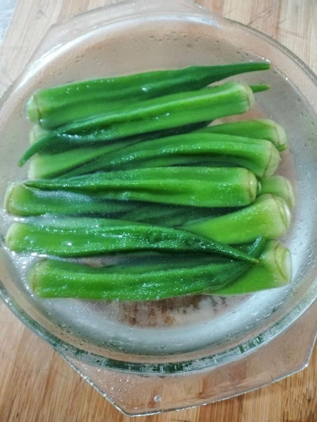 秋葵怎么做好吃又简单凉拌，凉拌秋葵这样做清爽不涩口