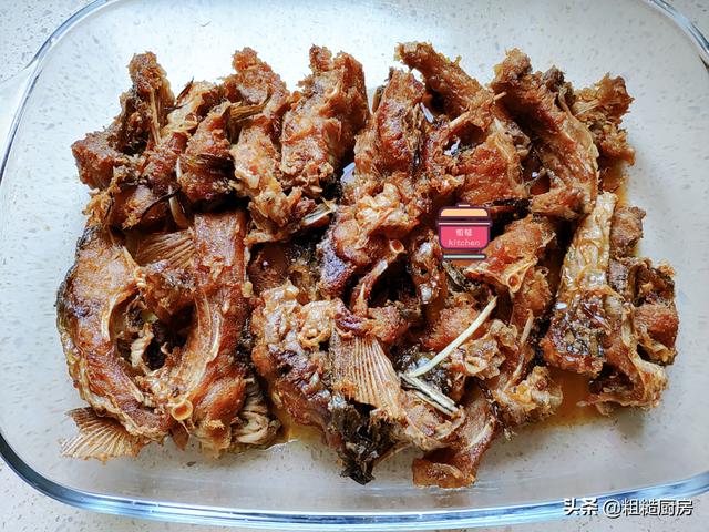 老字号酥鱼的正宗做法，在郑州吃酥鱼得排队