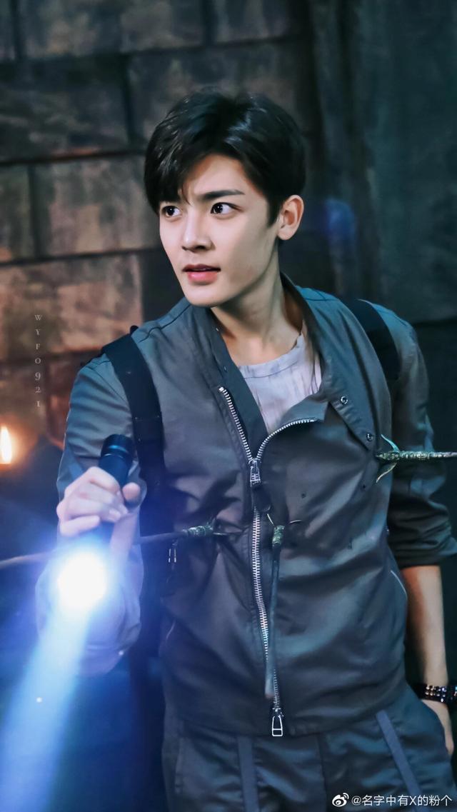 盗墓笔记李易峰杨洋版，侯明昊成毅替代李易峰杨洋