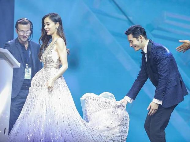 杨颖现在和谁的关系好，深扒杨颖高段位