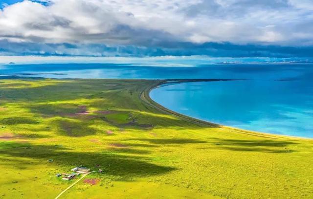 青海湖几月份看油菜花，青海湖旅游的最佳季节来了
