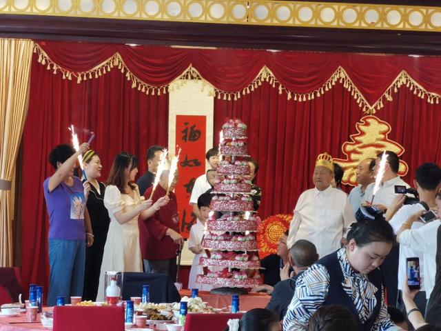 湖南老人80大寿，50年湖南一80岁老太生日