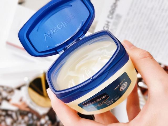 推荐几款中老年女性护肤品，秋冬季中老年人护肤三宝