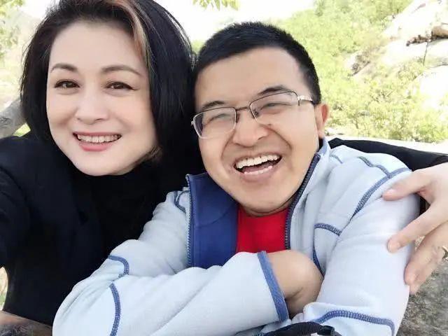 赵本山小姨子于月仙年轻旧照，于月仙姐夫是赵本山