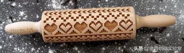 擀面杖如何制作，有时候擀面杖也能做出艺术甜品