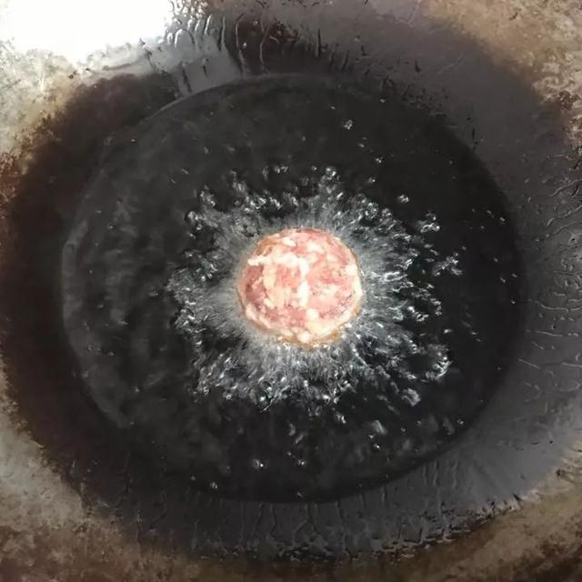 狮子头的做法最正宗的做法，狮子头最正宗的做法（教您正宗狮子头做法和5大诀窍）