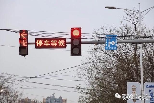 直行车道和单行路标志怎么区分，直行待行区怎么走