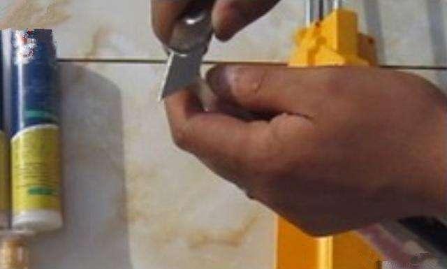 瓷砖美缝怎么做，如何做瓷砖美缝（看完这篇文章你也能自己做）