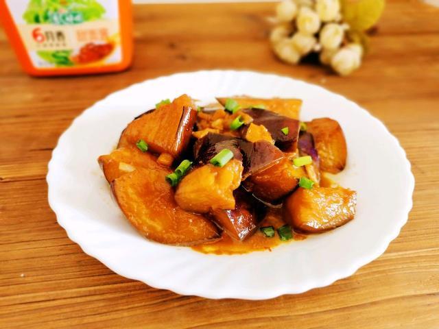 不过油的酱爆茄子家常做法，又馋饭店的酱爆茄子了