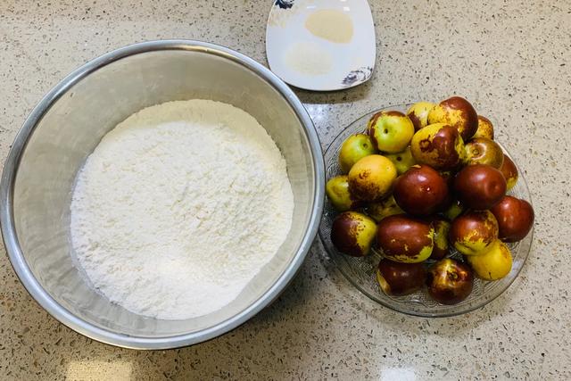 用面粉做的酥脆枣，制作方法太简单了