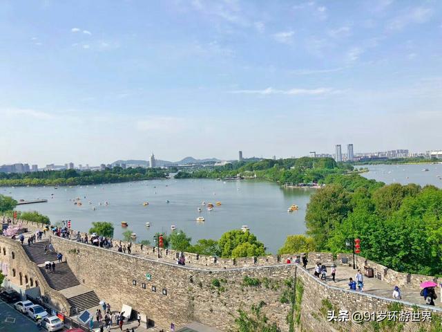 南京鸡鸣寺的历史简介，走进鸡鸣寺，感受千年历史