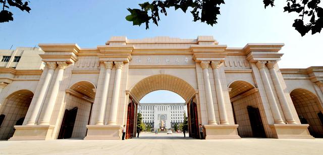 新乡市各个大学位置，平大：山高水长，养育栋梁
