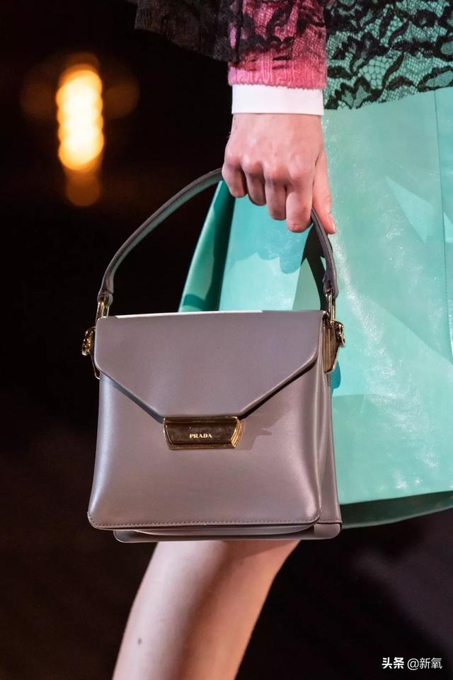 小野妹子学吐槽，prada为什么那么便宜
