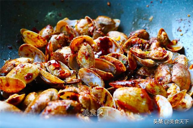 花蛤怎么炒又嫩又香，10分钟上桌鲜美滑嫩