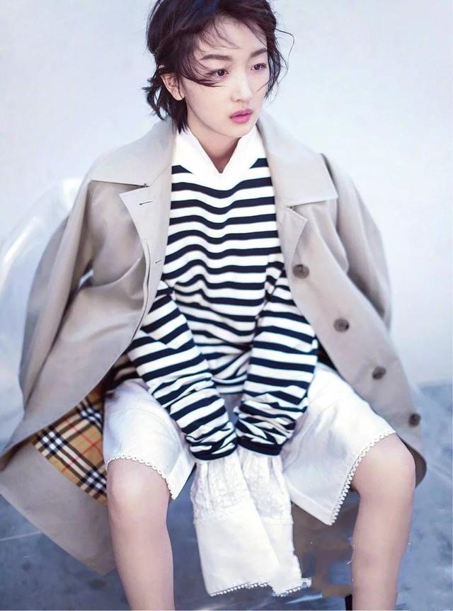 周冬雨减龄前后对比，30岁周冬雨同框35岁赵丽颖输太多