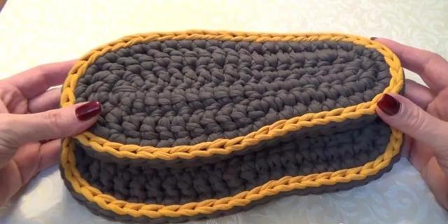 适合新手钩织的毛线拖鞋教程，家里有织女拖鞋不用买