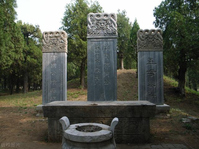 祖考是什么意思，墓碑上的故显（墓碑上祖考是什么意思）