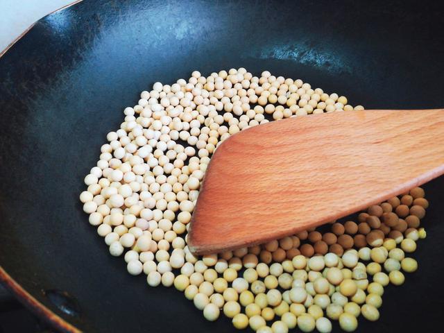 四川的红糖糍粑怎么吃，四川火锅灵魂伴侣红糖糍粑