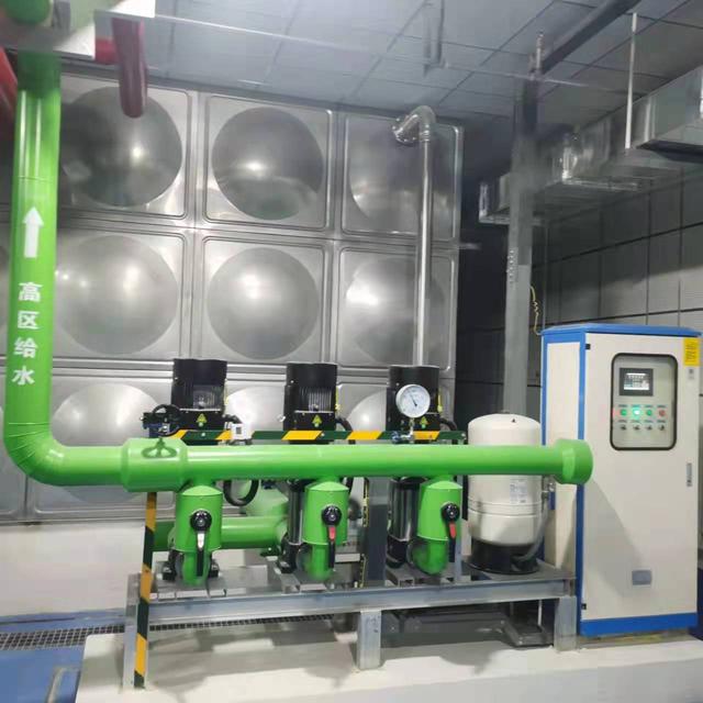 小区二次供水设备，高层住宅的二次供水是什么（居民小区二次供水设备老旧存隐患）