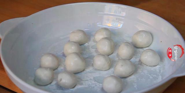 汤圆怎样煮才好吃，汤圆别再传统水煮了