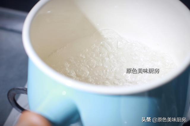 家庭版奶茶做法学会在家就能做哦，自己在家就能做奶茶