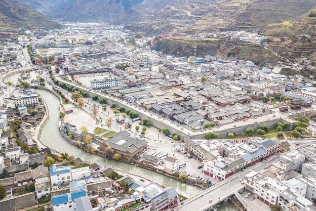 川西旅游攻略理塘，除了被丁真带火的理塘