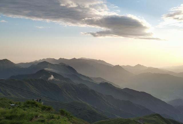 武功山旅游攻略，武功山旅游攻略一日游（江西武功山\u0026仙凤三宝亲子游记）