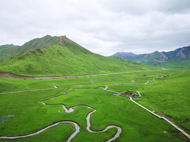 我们去大草原的湖边，若尔盖大草原环线四日游