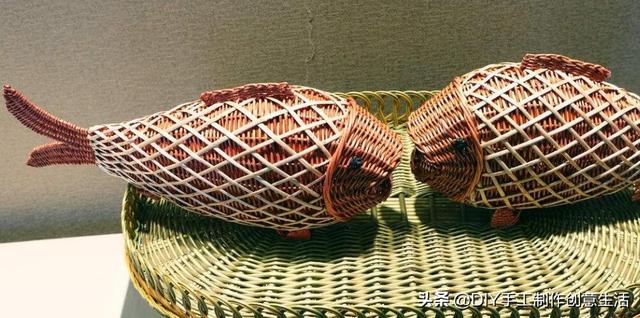 手工制作蚂蚱步骤，草编蚂蚱制作技术