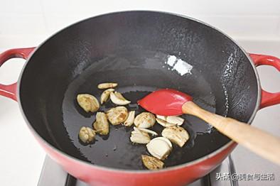 用蒜子来烧黄鳝，蒜烧黄鳝