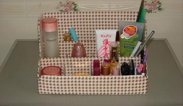 纸板自制收纳盒简单教程，家里的废弃纸板