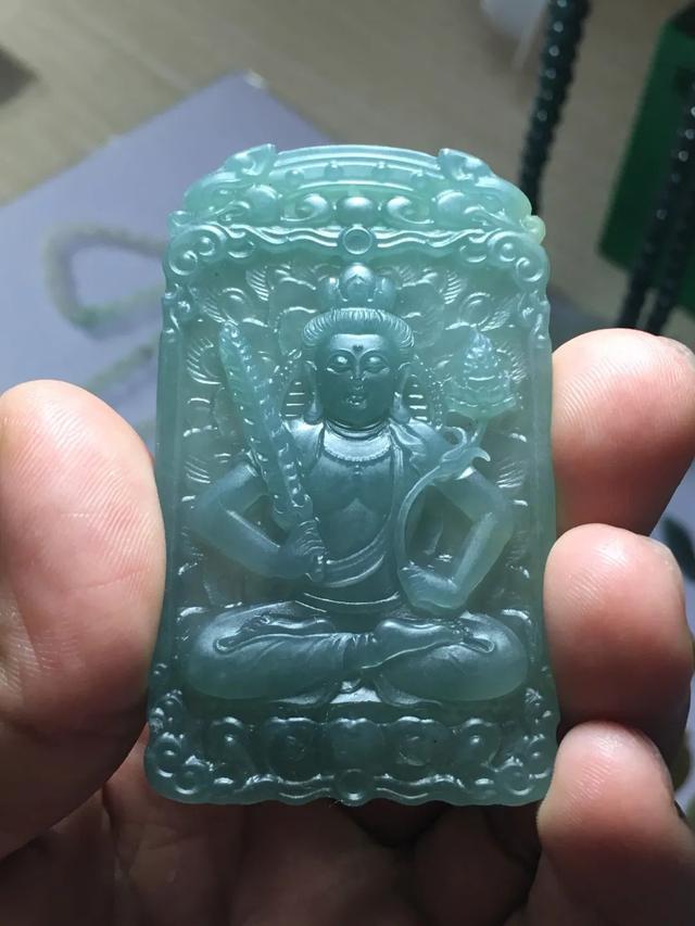 翡翠危料是什么，在翡翠里面什么是危料（你的翡翠是什么种的）