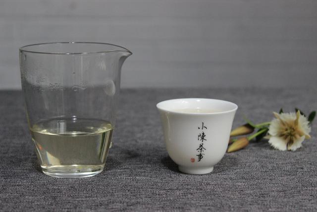 白茶冲泡方法步骤，白茶正确泡法和步骤（一杯好白茶如何冲泡）