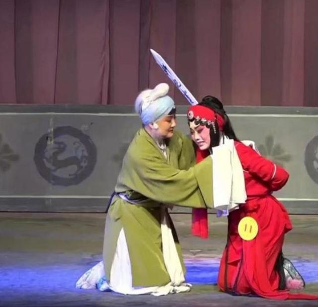 窦娥冤第三折分析窦娥形象，《窦娥冤》的人物分析