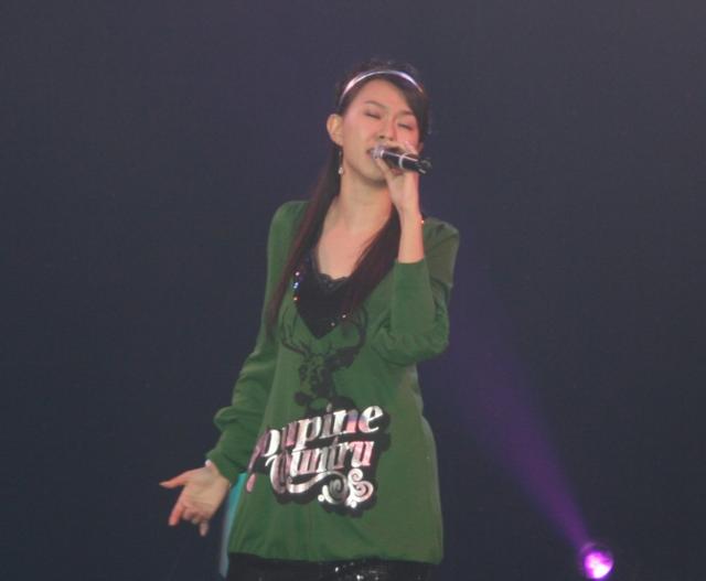 39岁卓依婷近况曝光，5岁出道17岁退出歌坛