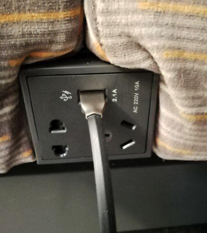 动车充电的地方在哪，动车上面充电口在哪里（动车上充电的地方竟然这么多）